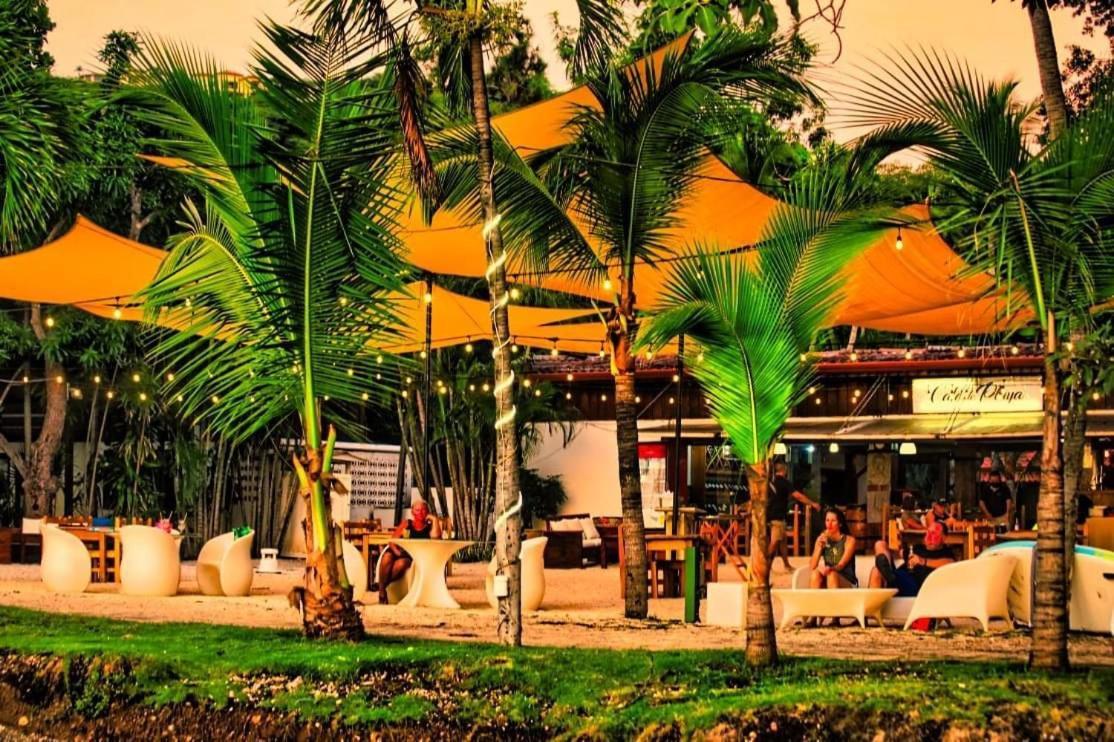 Cafe De Playa Beach Front Hotel Coco Dış mekan fotoğraf