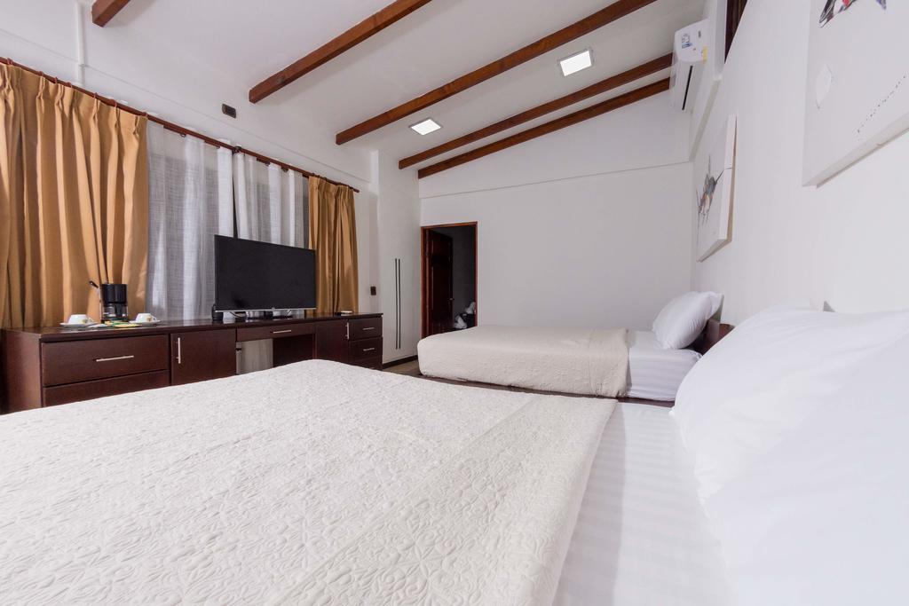Cafe De Playa Beach Front Hotel Coco Dış mekan fotoğraf
